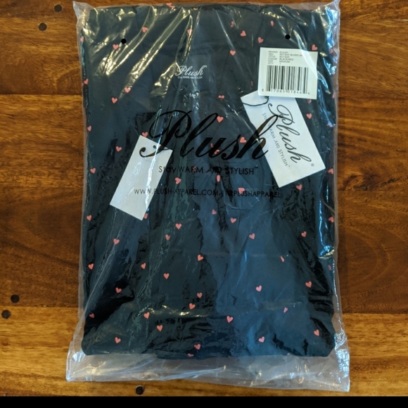 Plush Apparel Fleece-Lined Robe Tiny Pink Hearts - Picture 2 of 8